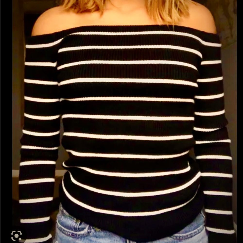 American Eagle off shoulder sweater
